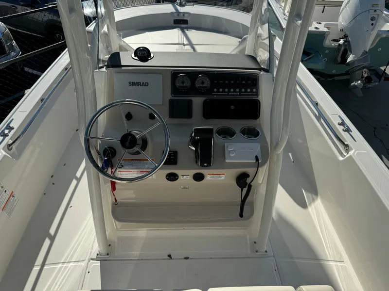 Slide: The Image of Boston Whaler 210 Montauk 2026 - 21