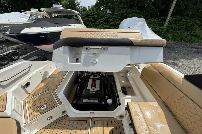Slide: The Image of Sea Ray SDX 250 2023 - 14