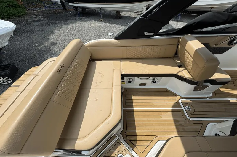 Slide: The Image of Sea Ray SDX 250 2023 - 15