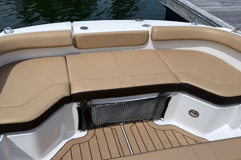 Slide: The Image of Sea Ray SDX 250 2023 - 42