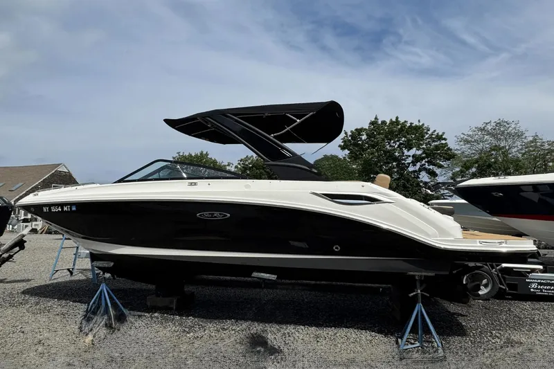 Slide: The Image of Sea Ray SDX 250 2023 - 46