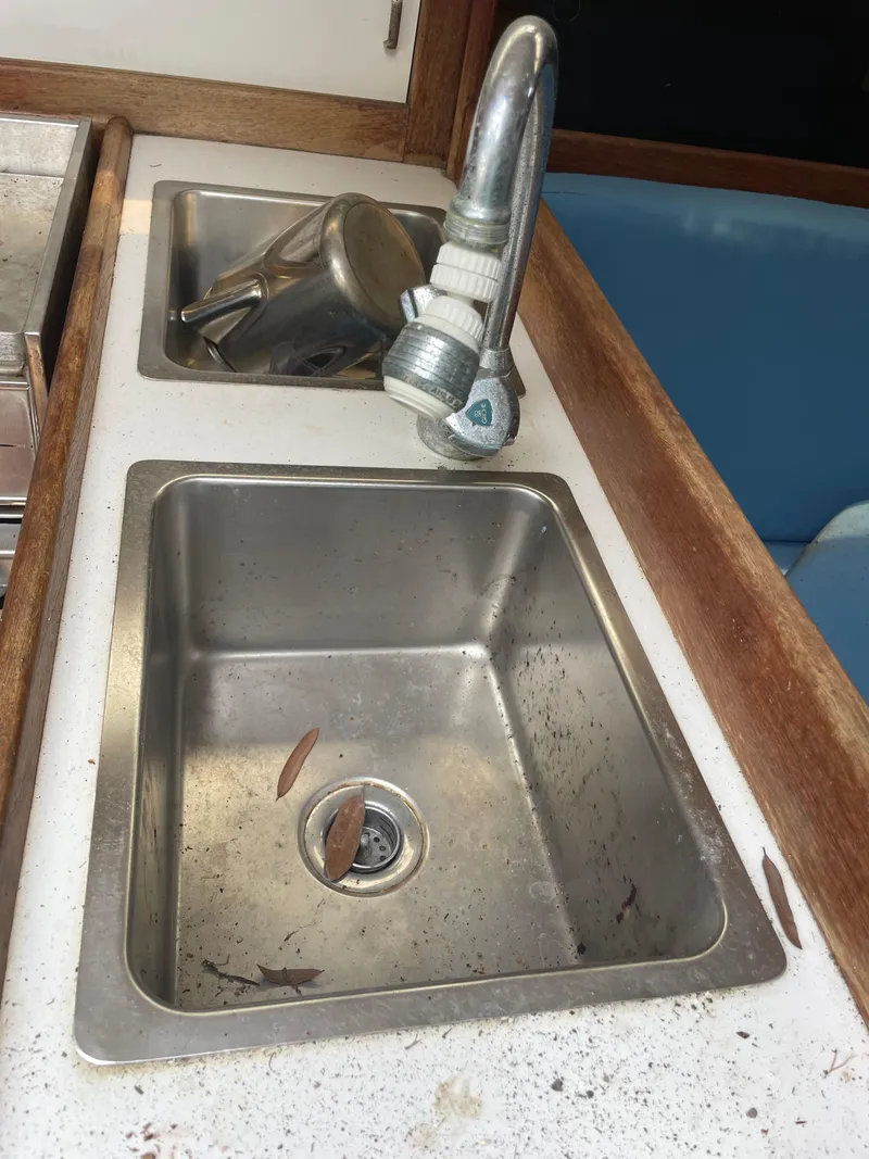 Slide: The Image of Catalina 30 1988 - 22