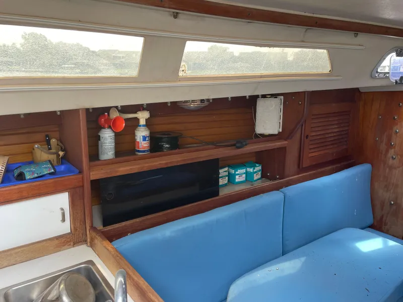 Slide: The Image of Catalina 30 1988 - 27