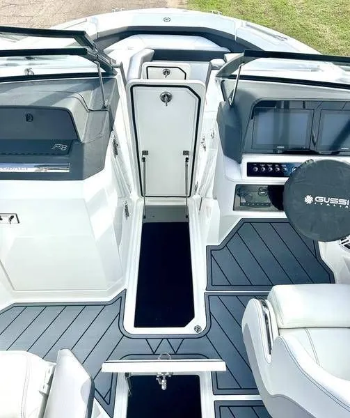 Slide: The Image of Cobalt R8 Outboard 2025 - 26