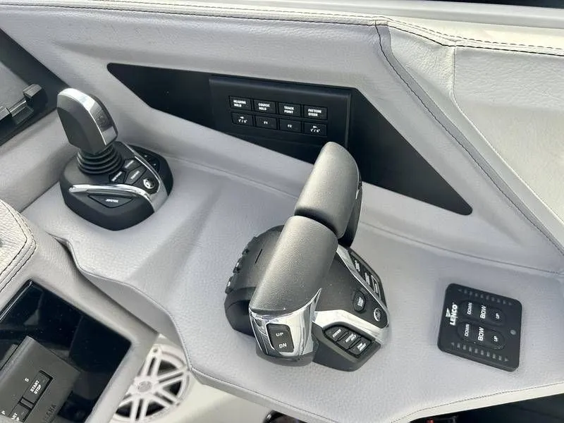 Slide: The Image of Cobalt R8 Outboard 2025 - 33