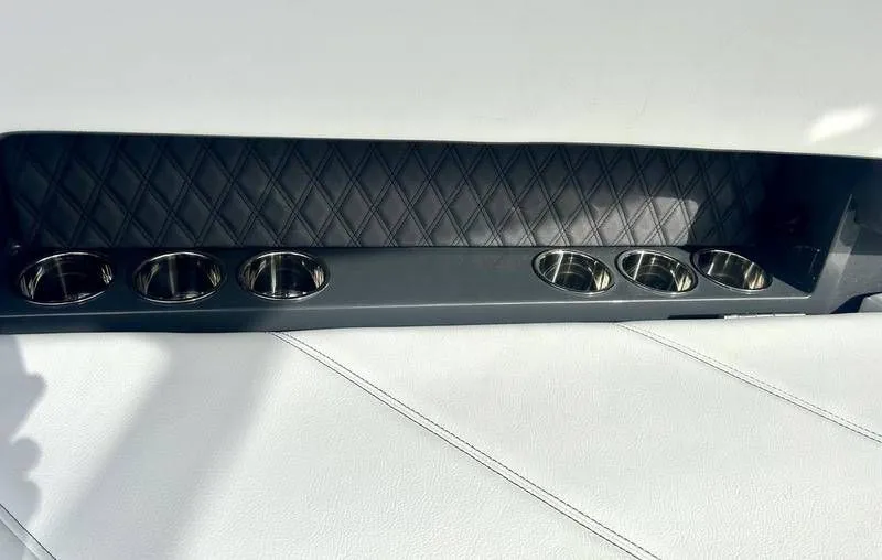 Slide: The Image of Cobalt R8 Outboard 2025 - 55