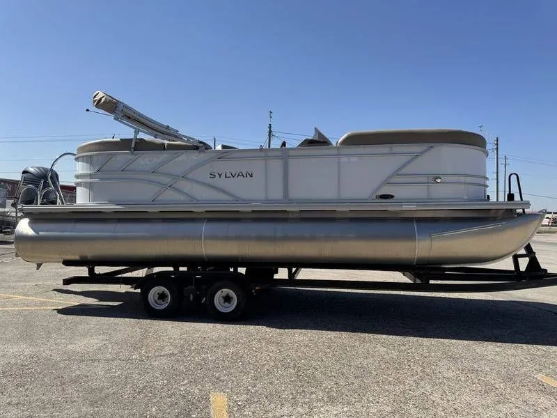 Slide: The Image of Sylvan Mirage Cruise 822 LZ 2025 - 3