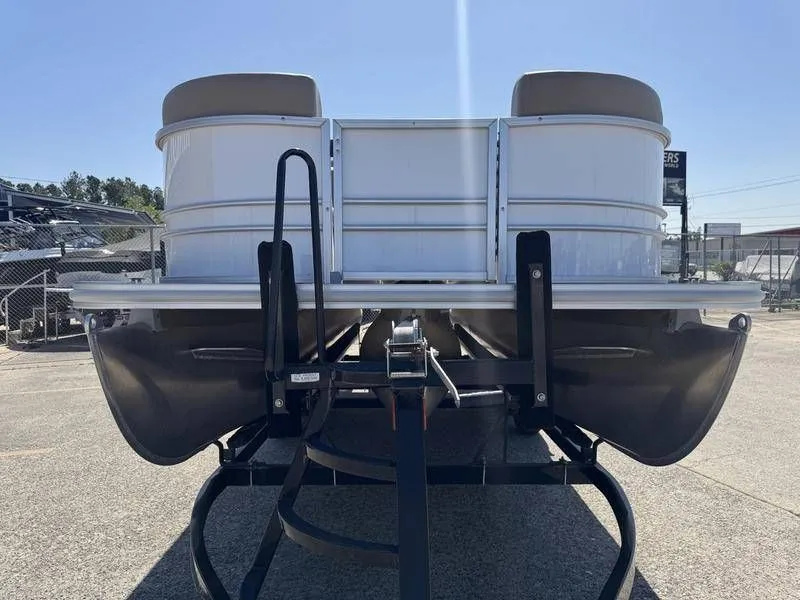 Slide: The Image of Sylvan Mirage Cruise 822 LZ 2025 - 8