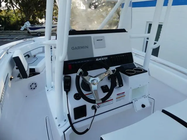 Slide: The Image of Blackfin 222 CC 2026 - 16