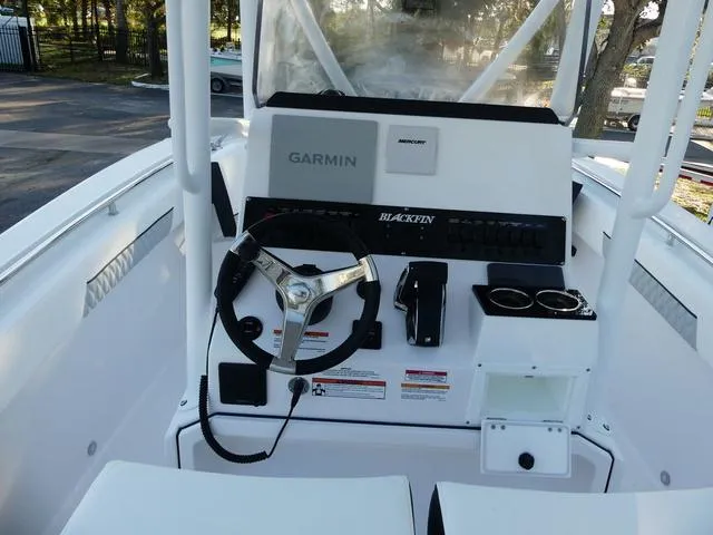 Slide: The Image of Blackfin 222 CC 2026 - 17