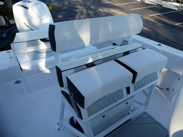 Slide: The Image of Blackfin 222 CC 2026 - 19