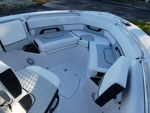 Slide: The Image of Blackfin 222 CC 2026 - 20