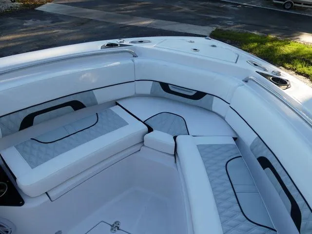 Slide: The Image of Blackfin 222 CC 2026 - 21