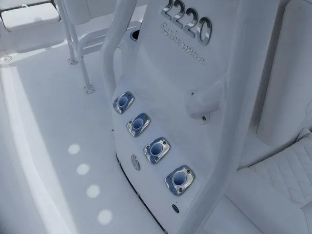 Slide: The Image of Blazer Bay 2200 Fisherman 2026 - 17