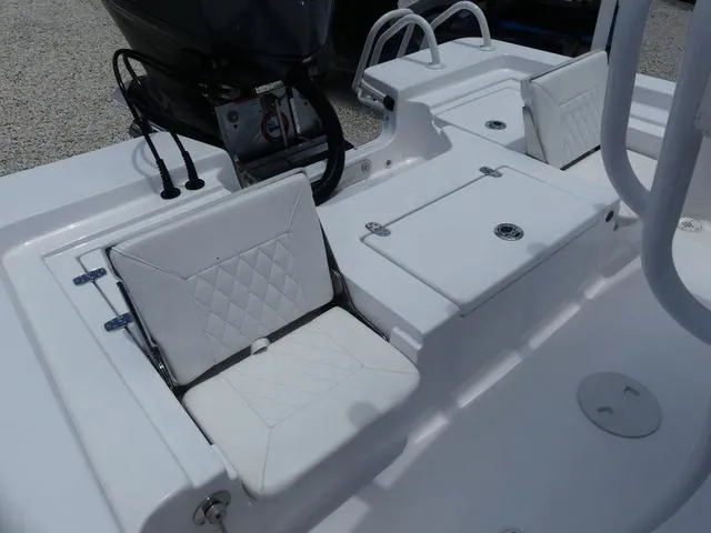 Slide: The Image of Blazer Bay 2200 Fisherman 2026 - 19