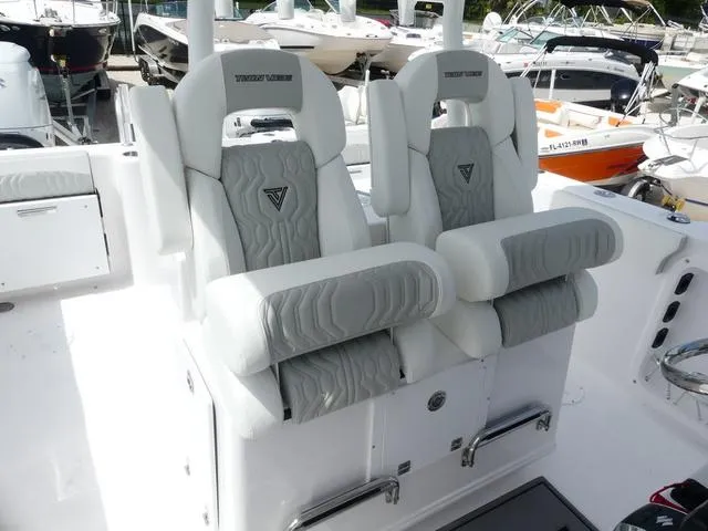 Slide: The Image of Twin Vee 280 GFX CC 2026 - 14