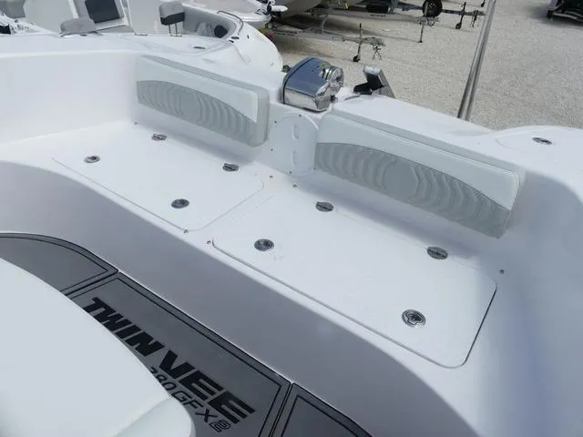 Slide: The Image of Twin Vee 280 GFX CC 2026 - 19