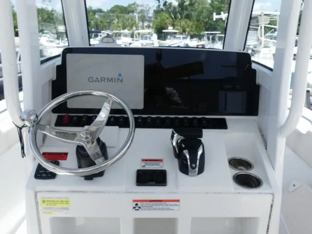 Slide: The Image of Sea Hunt Ultra 239 SE 2021 - 6