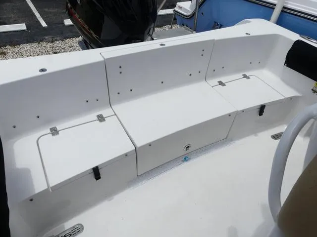 Slide: The Image of Sportsman Heritage 231 Center Console 2017 - 11