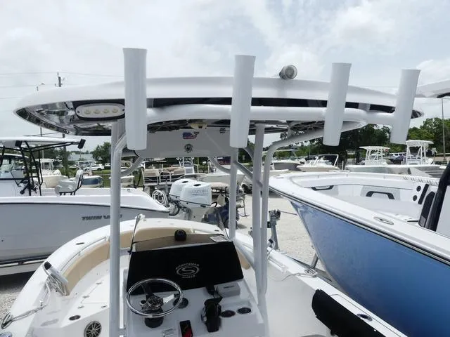 Slide: The Image of Sportsman Heritage 231 Center Console 2017 - 6