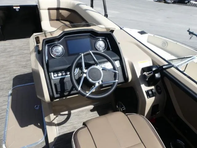 Slide: The Image of Godfrey AquaPatio 235 SB 2022 - 5