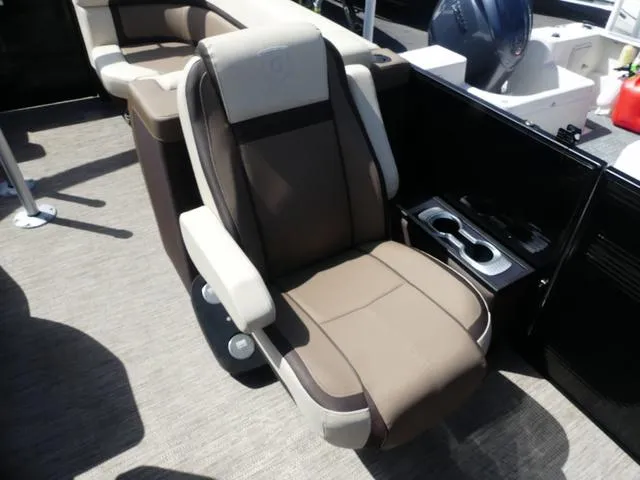 Slide: The Image of Godfrey AquaPatio 235 SB 2022 - 7