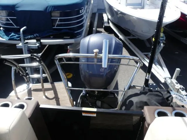 Slide: The Image of Godfrey AquaPatio 235 SB 2022 - 9