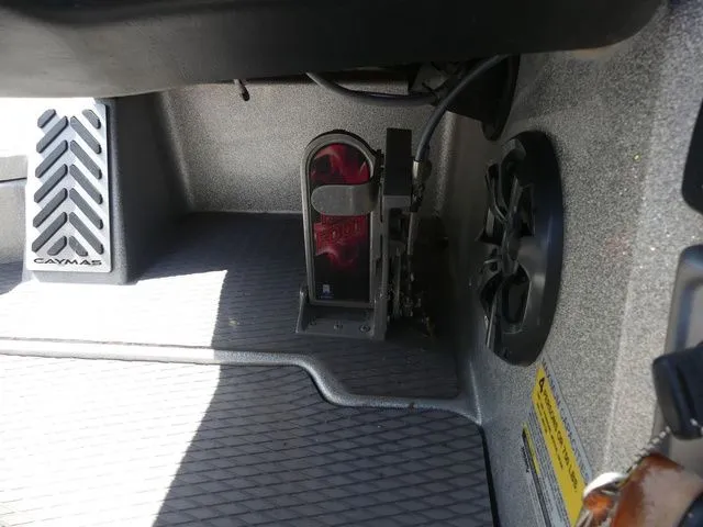 Slide: The Image of Caymas CX 21 PRO 2020 - 17