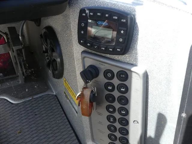 Slide: The Image of Caymas CX 21 PRO 2020 - 18