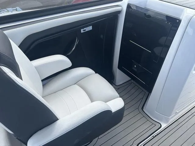 Slide: The Image of Yamaha 242SE 2020 - 13