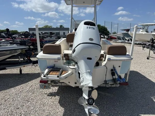 Slide: The Image of Pioneer Islander 180 2022 - 5