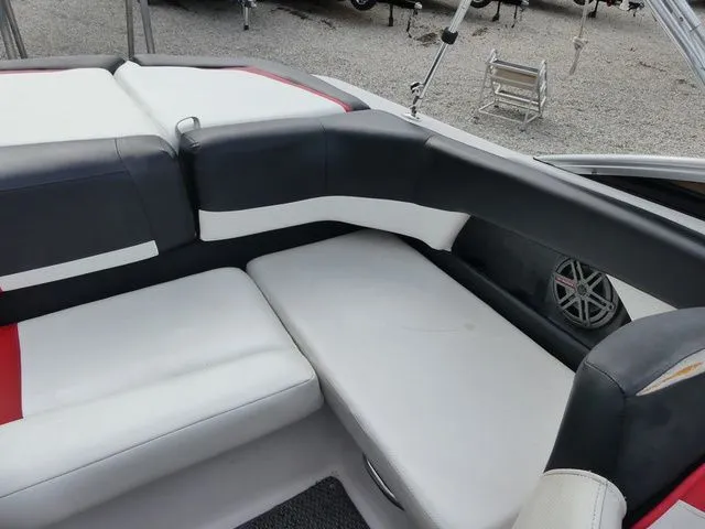 Slide: The Image of Four Winns H210 SS 2013 - 12