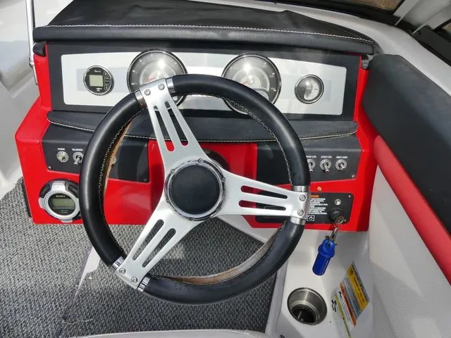 Slide: The Image of Four Winns H210 SS 2013 - 14