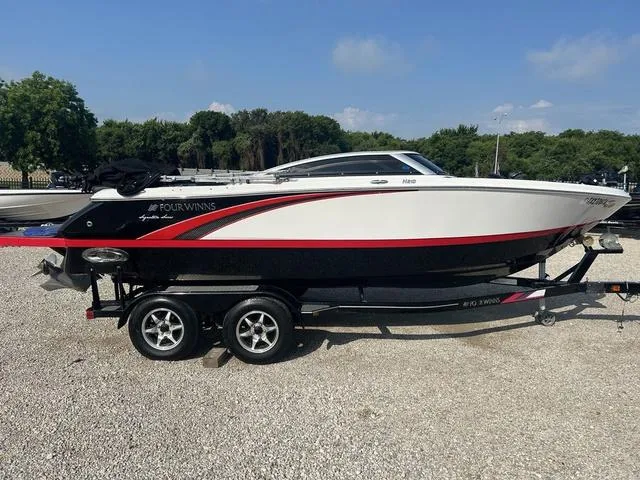 Slide: The Image of Four Winns H210 SS 2013 - 4