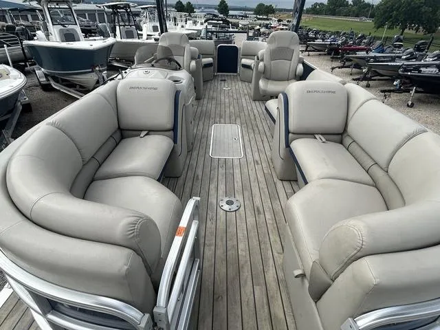 Slide: The Image of Berkshire 23RFX 3.0 2016 - 11