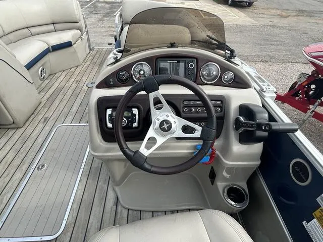 Slide: The Image of Berkshire 23RFX 3.0 2016 - 12