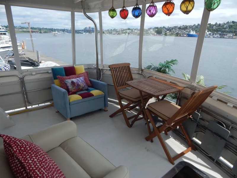 Slide: The Image of President 37 - Aft Deck / Cockpit - 10