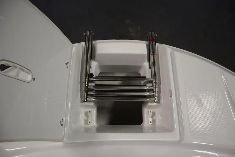Slide: The Image of 2025 Four Winns HD3 boat with a stainless steel swim ladder. - 11