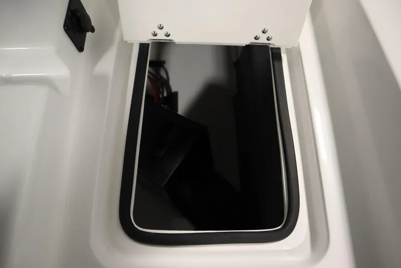 Slide: The Image of Four Winns H2 2025 - 51