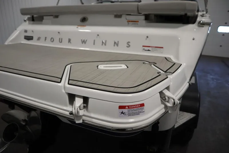 Slide: The Image of Four Winns H2 2025 - 52