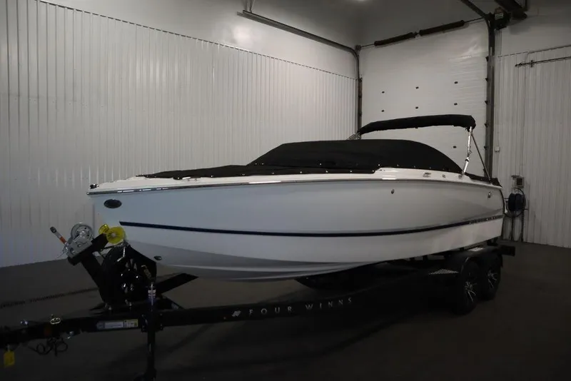 Slide: The Image of Four Winns H2 2025 - 60