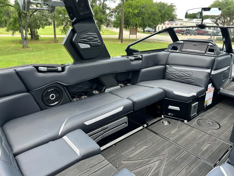 Slide: The Image of 2025 SUPRA SA 450 - Image 14 - 14