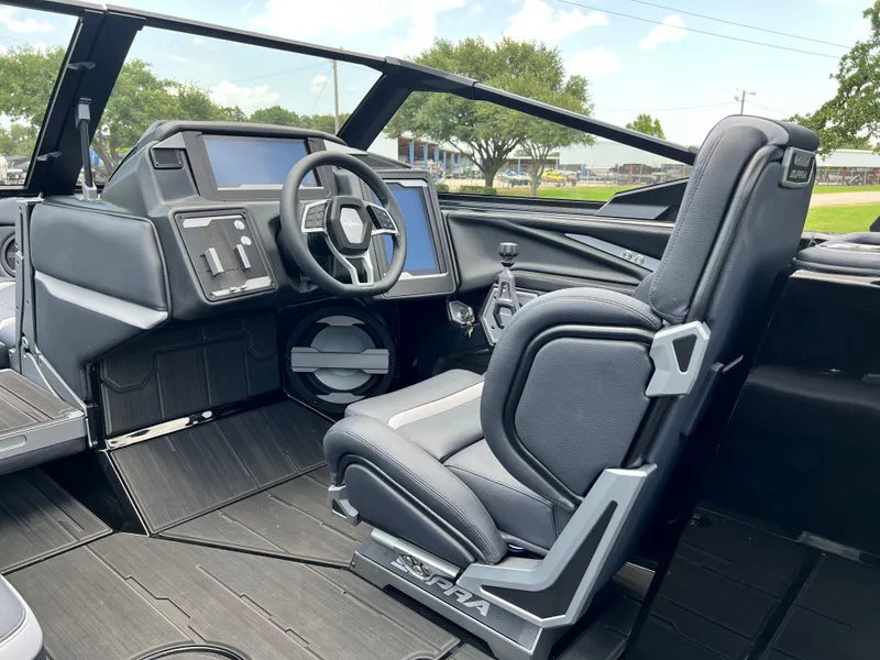 Slide: The Image of 2025 SUPRA SA 450 - Image 16 - 16