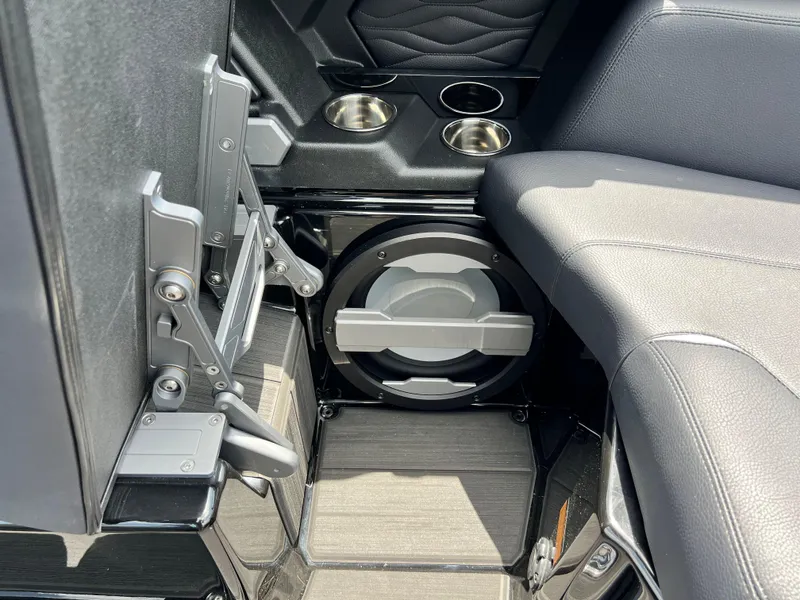 Slide: The Image of 2025 SUPRA SA 450 - Image 18 - 18