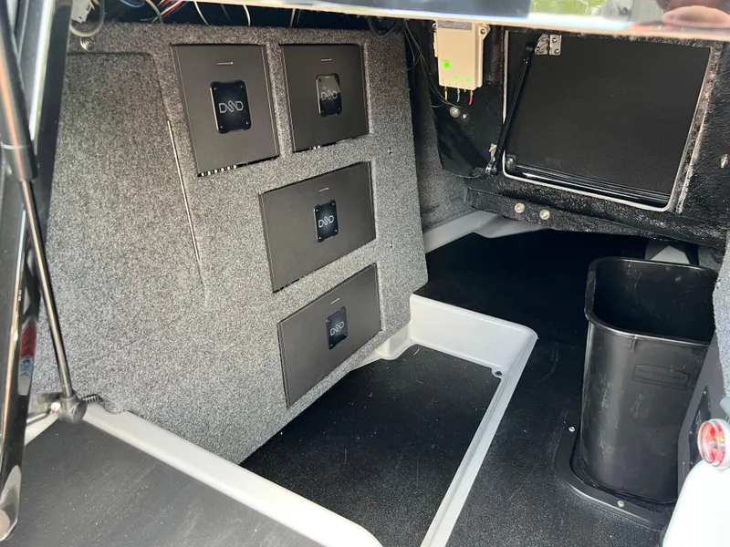 Slide: The Image of 2025 SUPRA SA 450 - Image 23 - 23