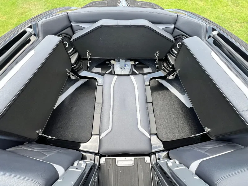 Slide: The Image of 2025 SUPRA SA 450 - Image 25 - 25