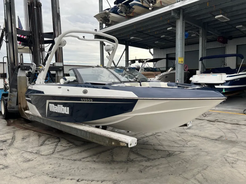 Slide: The Image of Malibu Wakesetter 20 VTX 2025 - 4