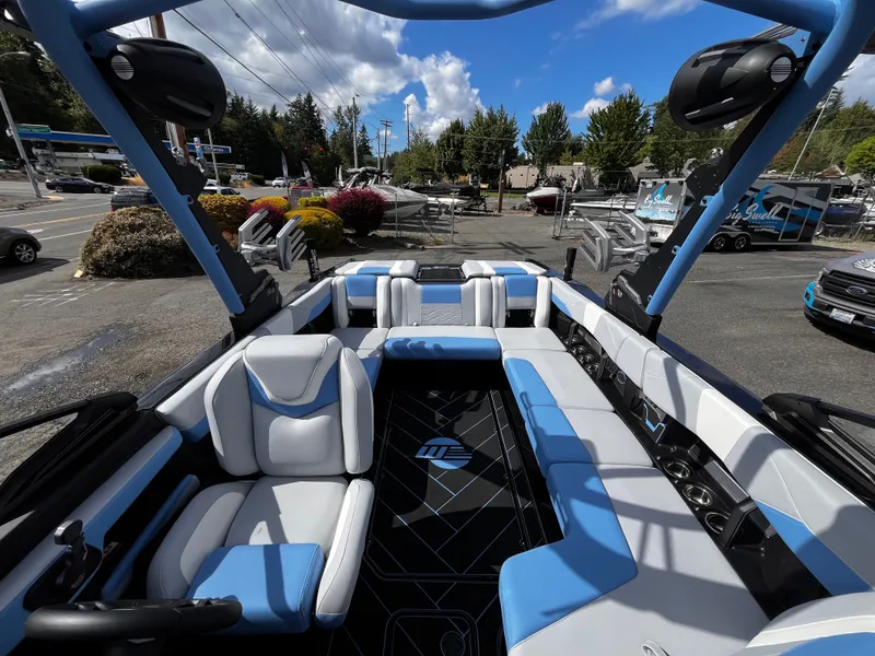 Slide: The Image of Malibu Wakesetter 23 LSV 2025 - 15