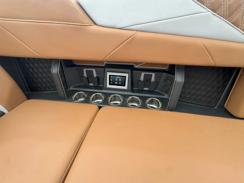 Slide: The Image of Malibu M242 2025 - 13