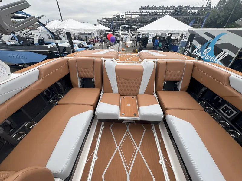 Slide: The Image of Malibu M242 2025 - 14